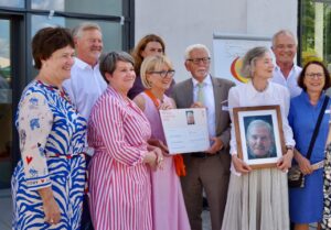 Vorsitzende Claudia Weidner begrüßt in diesem Jahr die Gäste zum 25sten Geburtstag des Vereins